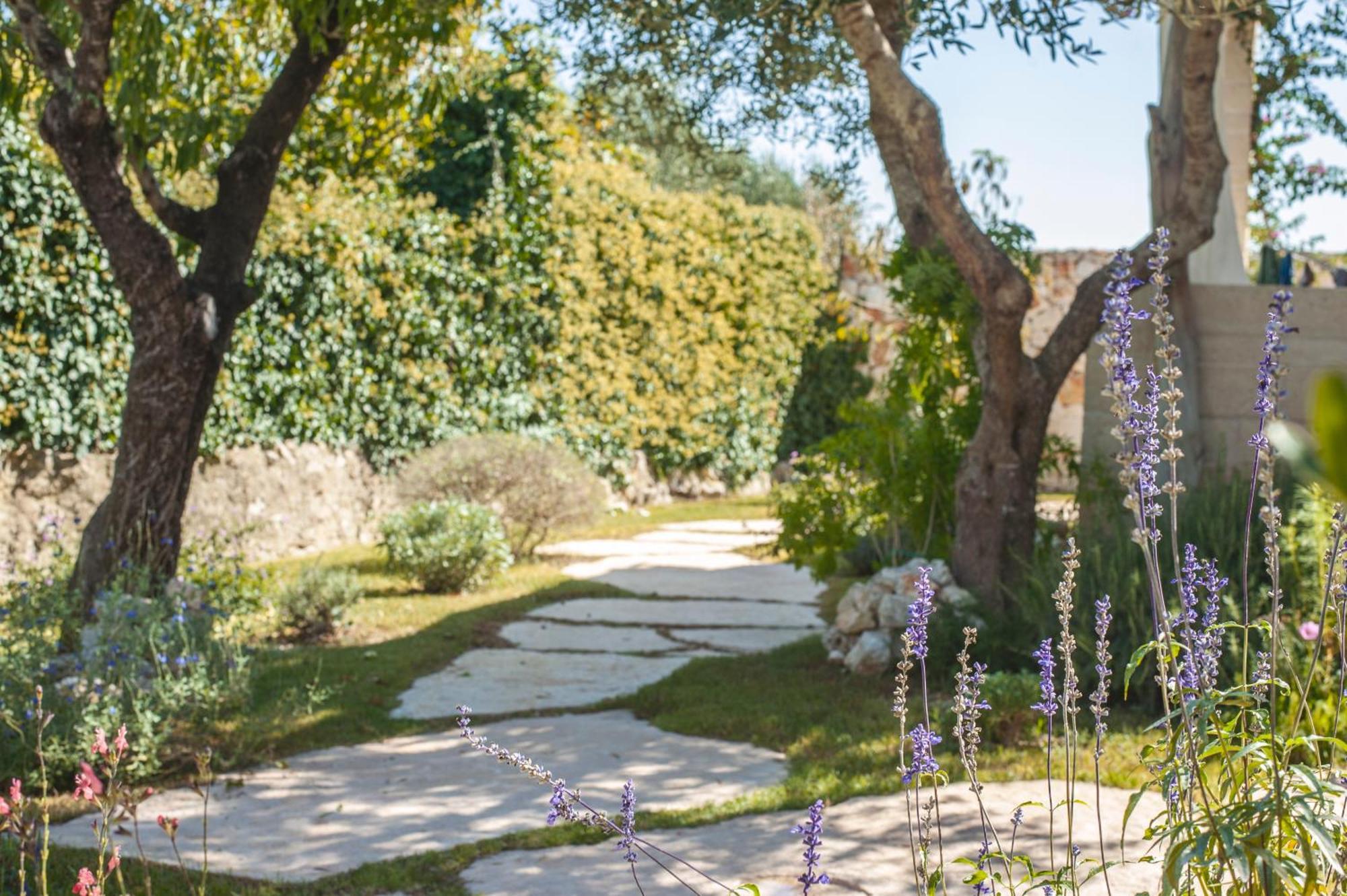 Dimora Il Mandorlo Hotel Остуни Екстериор снимка